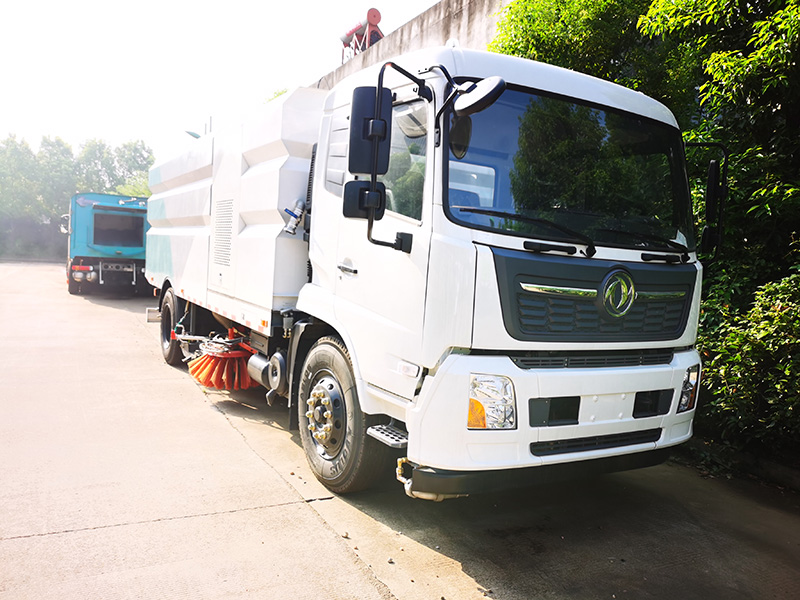 东风天锦洗扫车